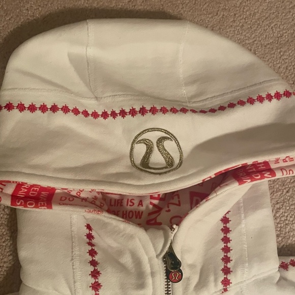 Canada Lululemon Zip up - Picture 4 of 5